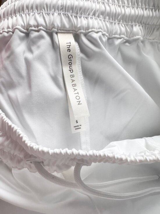 NWT Aritzia Babaton Wells Shorts - Picture 5 of 9